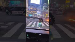 渋谷 放火事件　犯人逃走