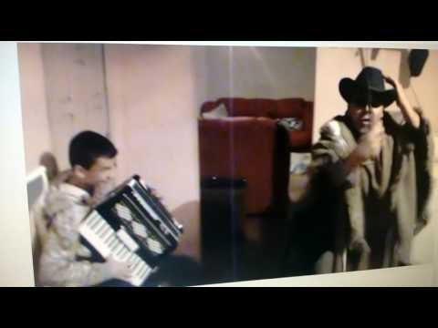 cheiroso dançando chula