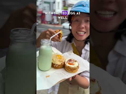 Eating a Korean Cake Snack in Da Lat | Vietnam Travel Eating Tips