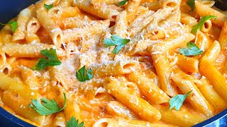 פסטה רוזה כמו במסעדות Penne pasta in rosé sauce מטבח בקלי קלות ליהי קרויץ (ליהי קרויץ - מטבח בקלי קלות) - התמונה מוצגת ישירות מתוך אתר האינטרנט יוטיוב. זכויות היוצרים בתמונה שייכות ליוצרה. קישור קרדיט למקור התוכן נמצא בתוך דף הסרטון