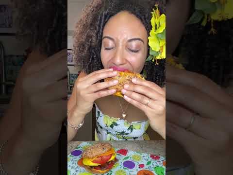 THIS IS THE BEST BREAKFAST SANDWICH