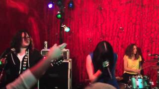 Go Betty Go - C&#39;mon Live @ Eleven - 1-12-2013