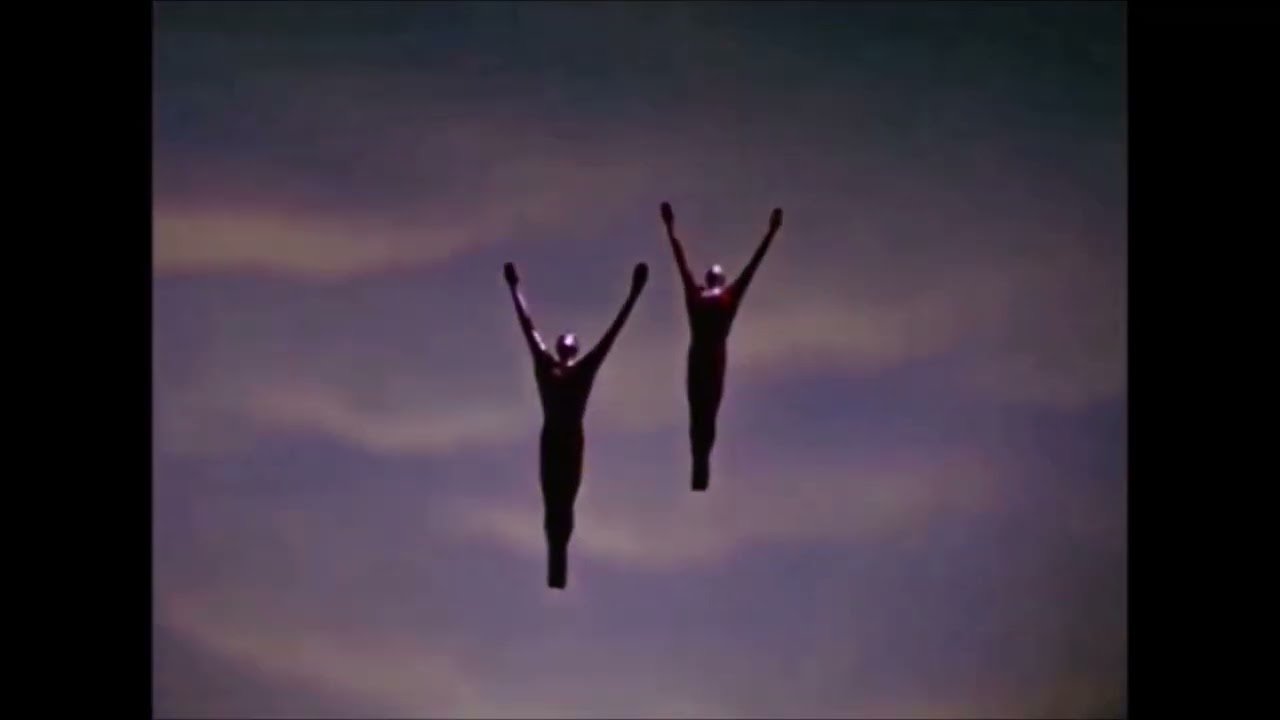 「ウルトラの星光る時」 『帰ってきたウルトラマン』第38話 より      初代ウルトラマン・セブンの声変えてみた！