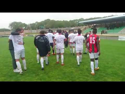 Los jugadores del Vilalbés celebran la mejor clasificación de su historia en Tercera