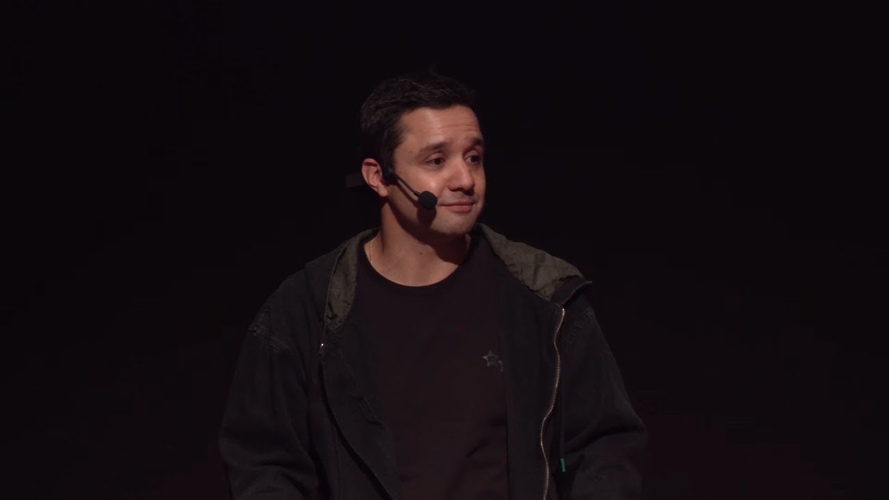 Detrás del poder invisible del fútbol | Sebastián Arango | TEDxUniversidad EAFIT