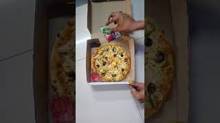 zomato pizza 😋😋