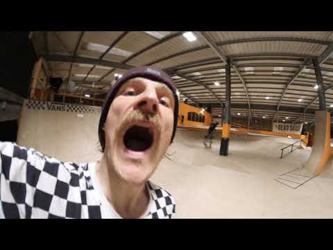 2 Minutes Monday: Eddie Belvedere, Sam Bosworth & Logan at Mount Hawke Skatepark