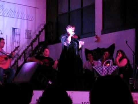 Casimira Alves canta "Olhos Garotos" na Lapa.wmv