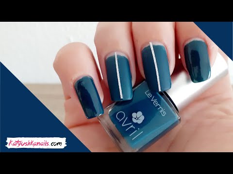 Uñas elegantes color verde azulado oscuro