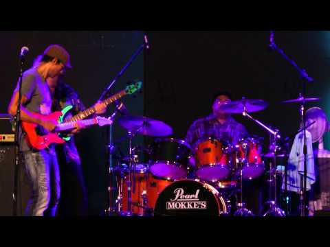 Dennis Chambers drum solo w/Greg Howe & Stu Hamm @ Eddie Lang Jazz Festival 2011