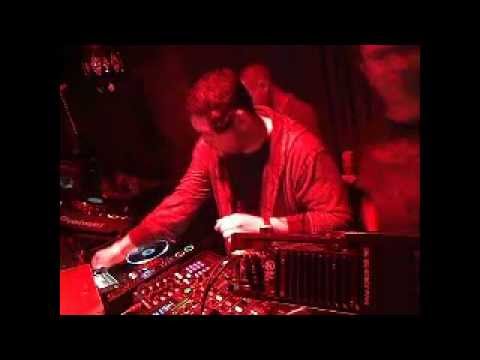 Urbanet Radio Set - Cesar Ckamu & William Umaña