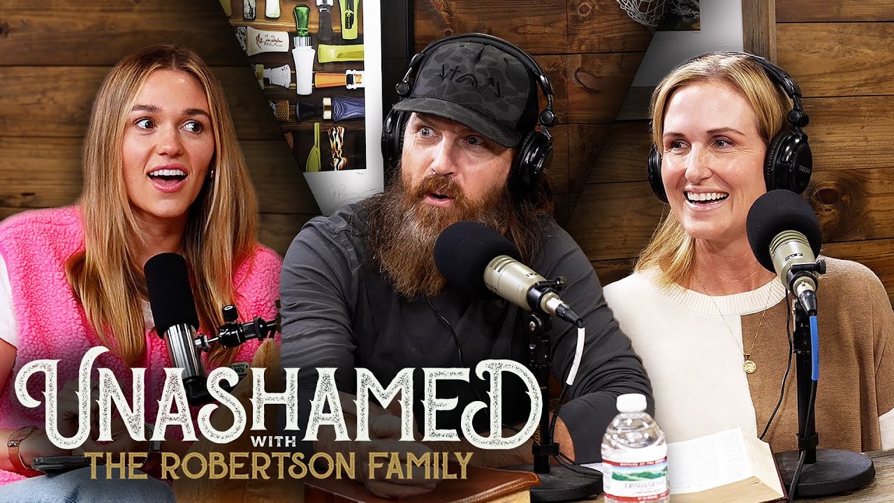 Ep 975 | Korie Drops a New Movie Hint & Jase Texts Sadie at the Wrong Number for YEARS