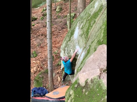 Vintileasca bouldering. FA 1.6 8v