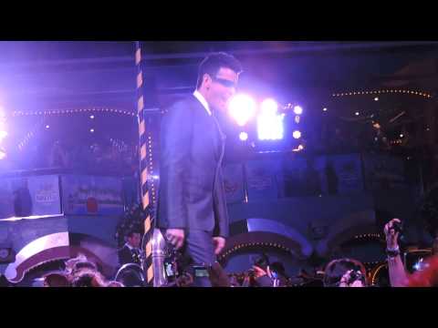 Jordan Knight dancing You Shook Me All Night Long [NKOTB cruise 2014, Masquerade Night]