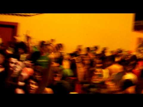 Casa roxa e um baile funk em São Luiz!