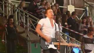 McFly - Born To Run (Live) Newmarket