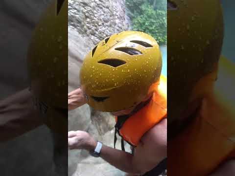 Philippinen Cebu, Wasserfall erklimmen