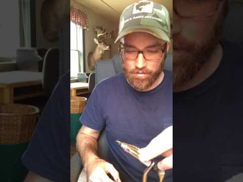 Tying an elk hair caddis fly