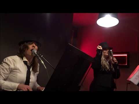 "2NoTe" Il mare impetuoso al tramonto salì sulla luna e dietro una tendina di stelle cover