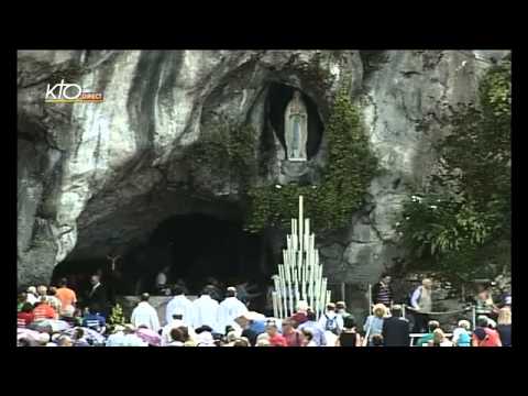 Chapelet à Lourdes