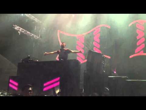 ATB playing: ATB & Dash Berlin VS Niki and The Dove - Dj Ease My Apollo Road