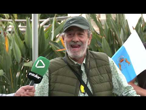 Vecinos del sur marchan en protesta hasta el Ayuntamiento de Pájara y el alcalde baja a dialogar