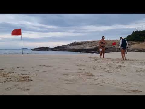 Trinca na Praia do Diabo hoje , com a alemã Waleska e o Laufer...