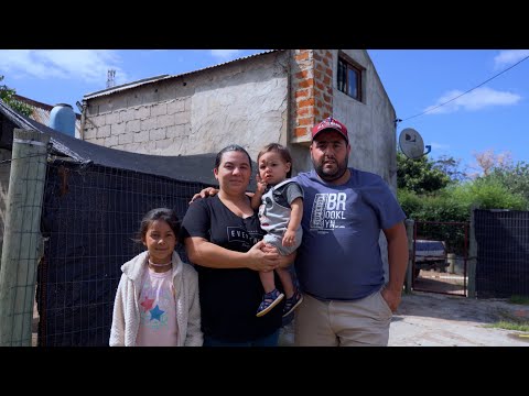 Primer realojo colectivo de familias del Kennedy al nuevo barrio
