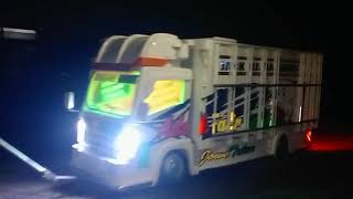 Download lagu 'Mini truk Stut Jack main oleng mp3