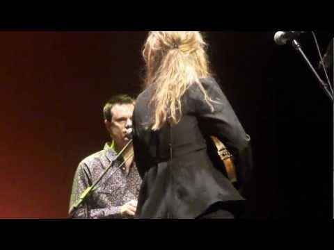 Alison Krauss & Union Station - Barry Bales introduction [Live]