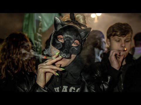 Video Thumbnail: Berliner Cannabisfreunde feiern die Freigabe von Hanf