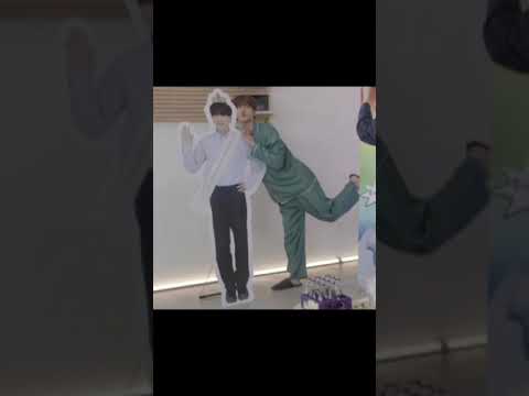 No it’s the way Jin was leaning on Yoongi😩✋🏻