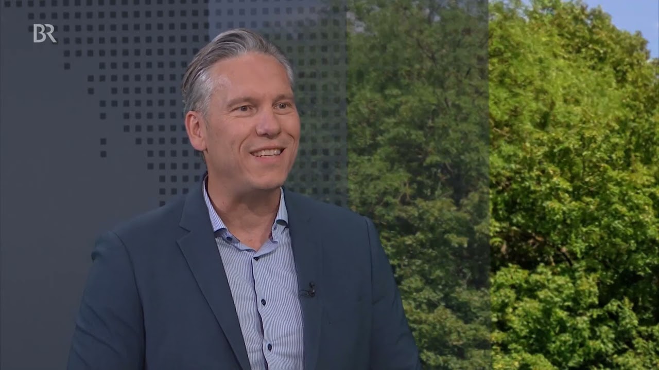 AfD-Verbot: Übergabe der Petition im Landtag | BR24