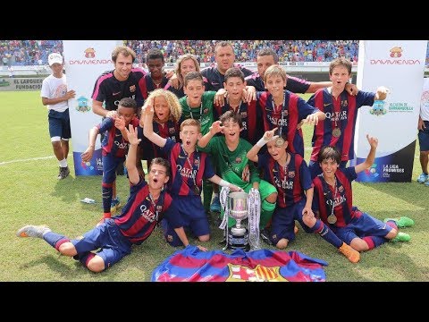 FC Barcelona U13 La Masia - Pass and Move