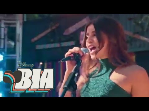 Bia canta lo mejor comienza