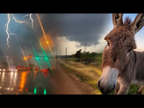 Storm chasers track TORNADO WARNED supercell into OKC Metro!