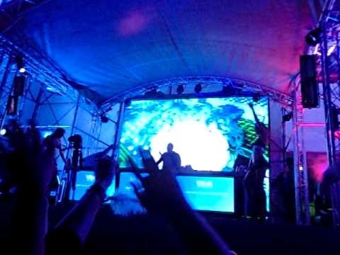 Aly & Fila is playing Protoculture feat. Shannon Hurley - Sun Gone Down (Aly & Fila Remix)