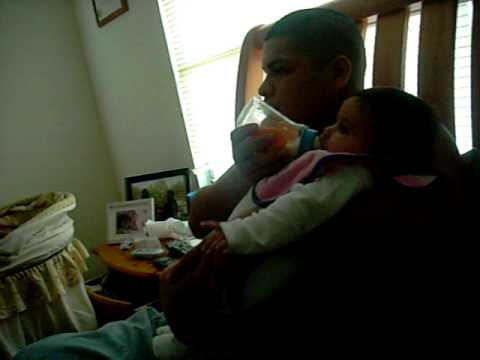 daddy feeding yanelis