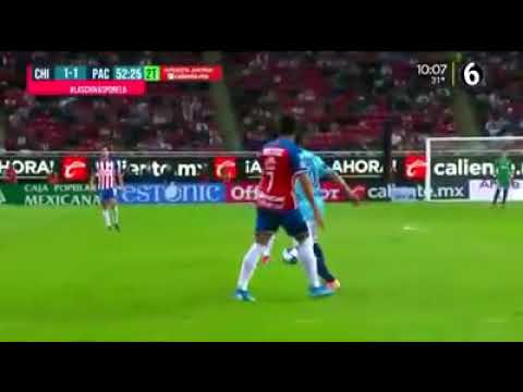 Adrián Marcelo hace CHISTE sobre FEMINICIDIO en partido de Chivas