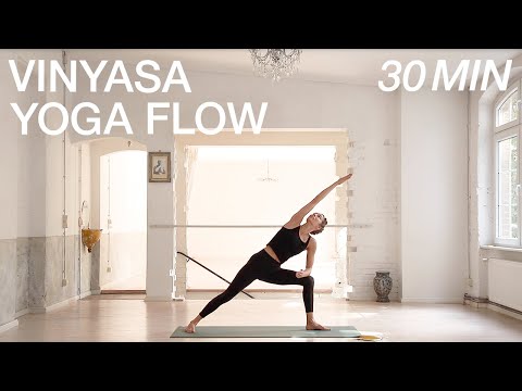 Vinyasa Yoga Flow | kraftvolle 30 Min für den ganzen Körper | Mittelstufe & Fortgeschrittene