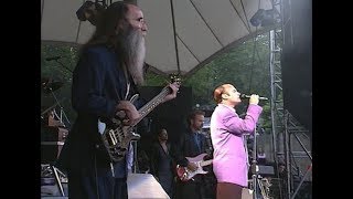 Phil Collins - Against All Odds (live 1990) - Leland Sklar cam