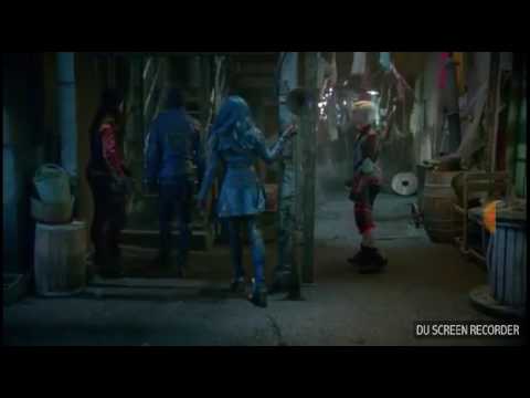 Mal wants to stay at the isle - Descendants 2