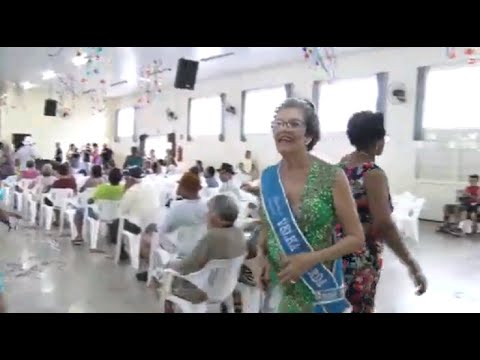 Grupo de idosos de Cordeirópolis se diverte no carnaval