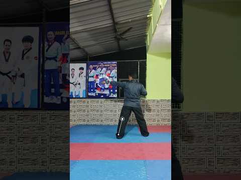 Boxing Elbow Strike 🔥 A Powerful Close-Range Technique #MartialArts #SelfDefense #Taekwondo #Shorts