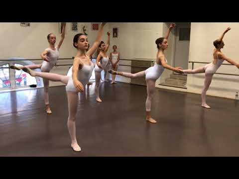 download lagu mp3 mp4 Adage Danse, download lagu Adage Danse gratis, unduh video klip Adage Danse