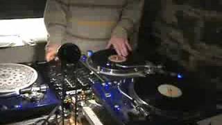 DJ Mana versus DJ Remarcabl- Scratch session