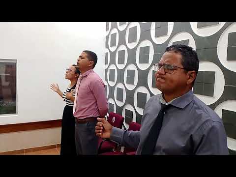 Assembleia de Deus em Barreiras do Piauí.    Hora de adoração 