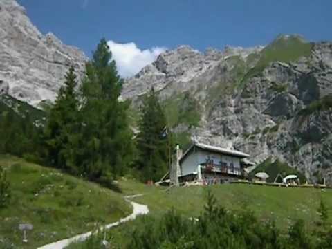 Alta Val Zemola, panoramica nei pressi del rifugio Maniago
