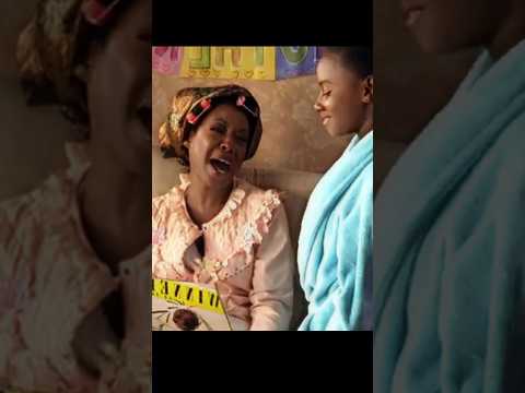 Chris le dio el mejor regalo del día de las madres #peliculas #shorts