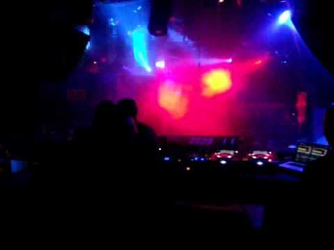 Sympho Nympho "BUILD IT UP" Erick Morillo H Romero J Nunez MUTINY MAYHEM (Young Bad Twinz) Overload